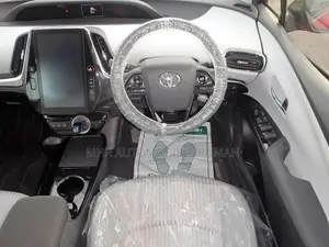 Toyota Prius S TESLA SELCt. PHV 2019