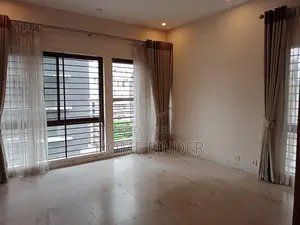 গুলশানে উচ্চমানের সুসজ্জিত ৩৮০০ বর্গফুটের অ্যাপার্টমেন্ট ভাড়ার জন্য