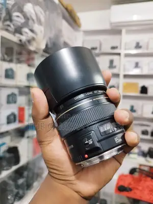 ক্যানন ৮৫মিমি ১.৮ ইউএসএম প্রাইম লেন্স