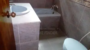 গুলশানে ভাড়ার জন্য ২৮০০ বর্গফুটের ৪ বেড আনফার্নিশড অ্যাপার্টমেন্ট