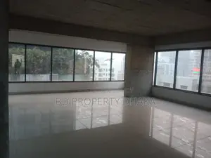 ৩৮০০ বর্গফুট ব্র্যান্ড নিউ কমার্শিয়াল ওপেন স্পেস