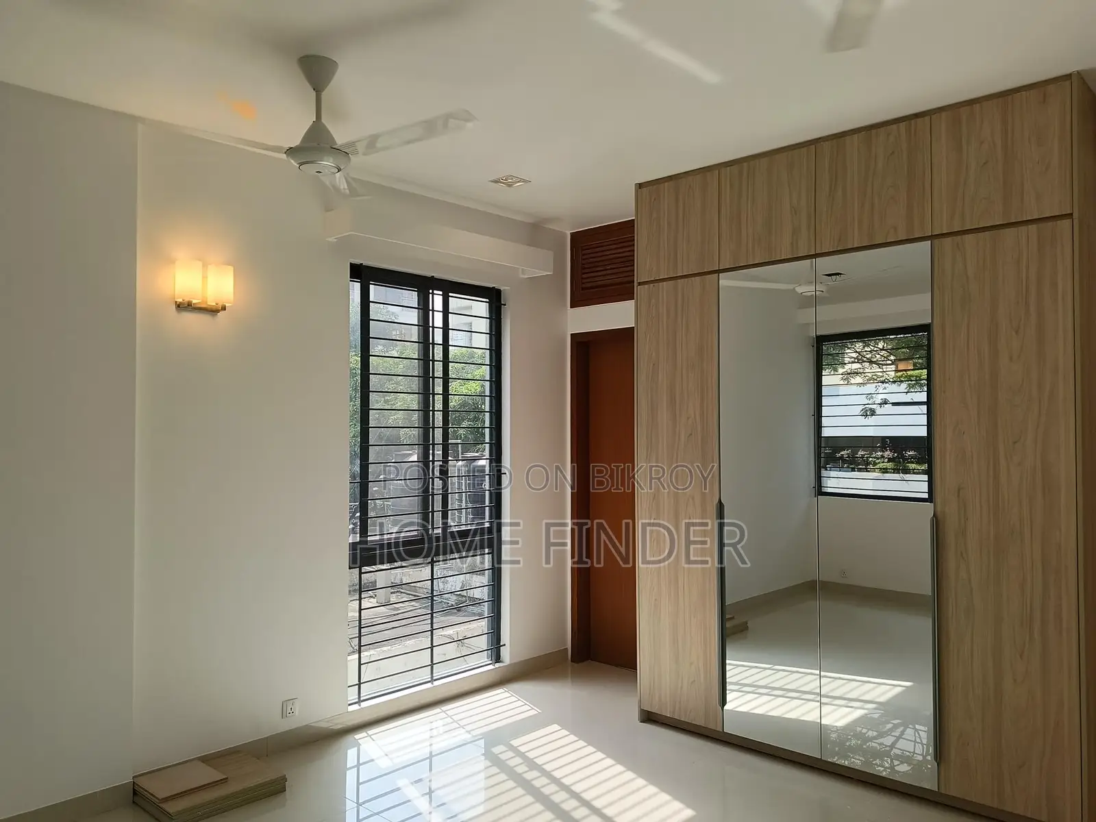 গুলশান ডিপ্লোম্যাটিক জোনে সেমি ফার্নিশড (জিম ও পুলসহ) অ্যাপার্টমেন্ট ভাড়া হবে