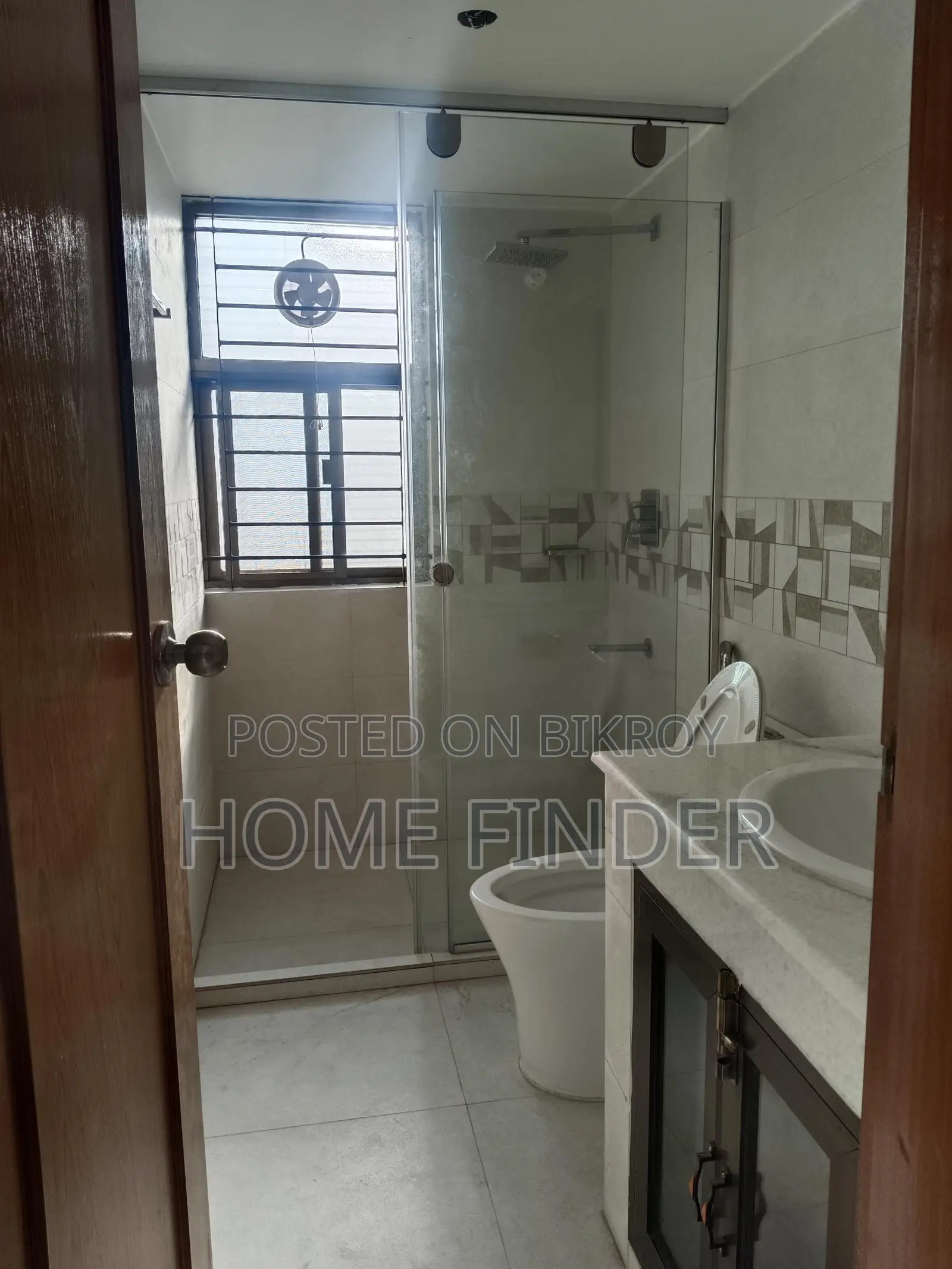 4000 Sqft BRAND NEW UN-FURNISHED APARTMENT FOR RENT IN GULSHAN