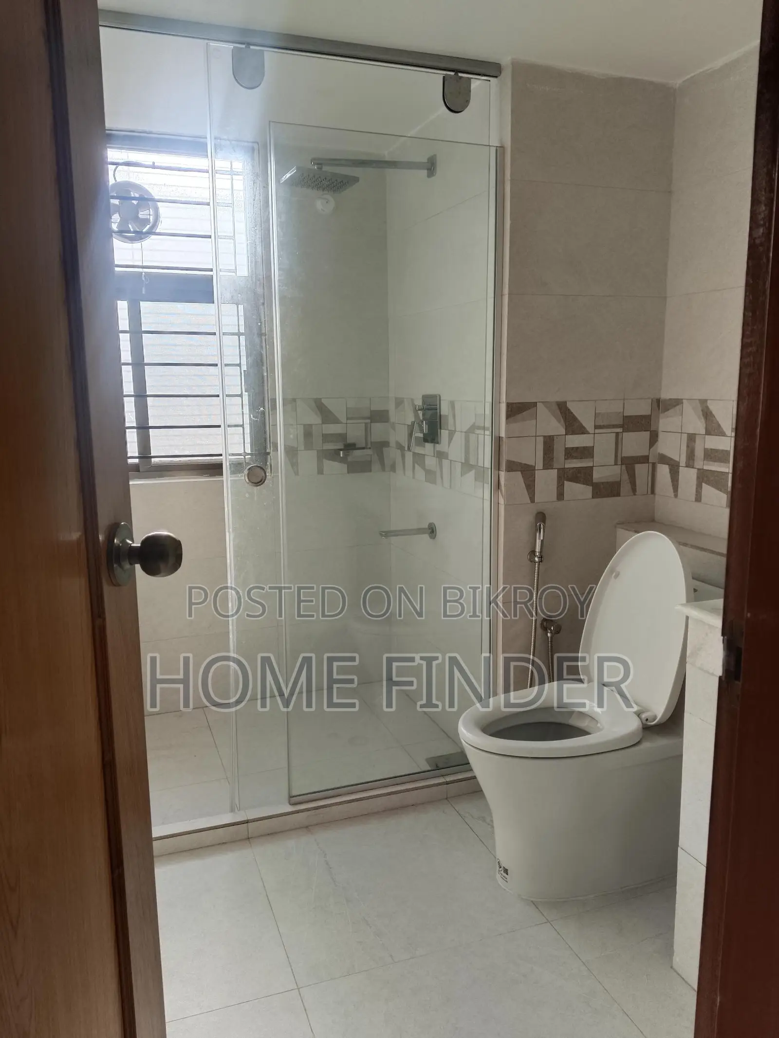 4000 Sqft BRAND NEW UN-FURNISHED APARTMENT FOR RENT IN GULSHAN