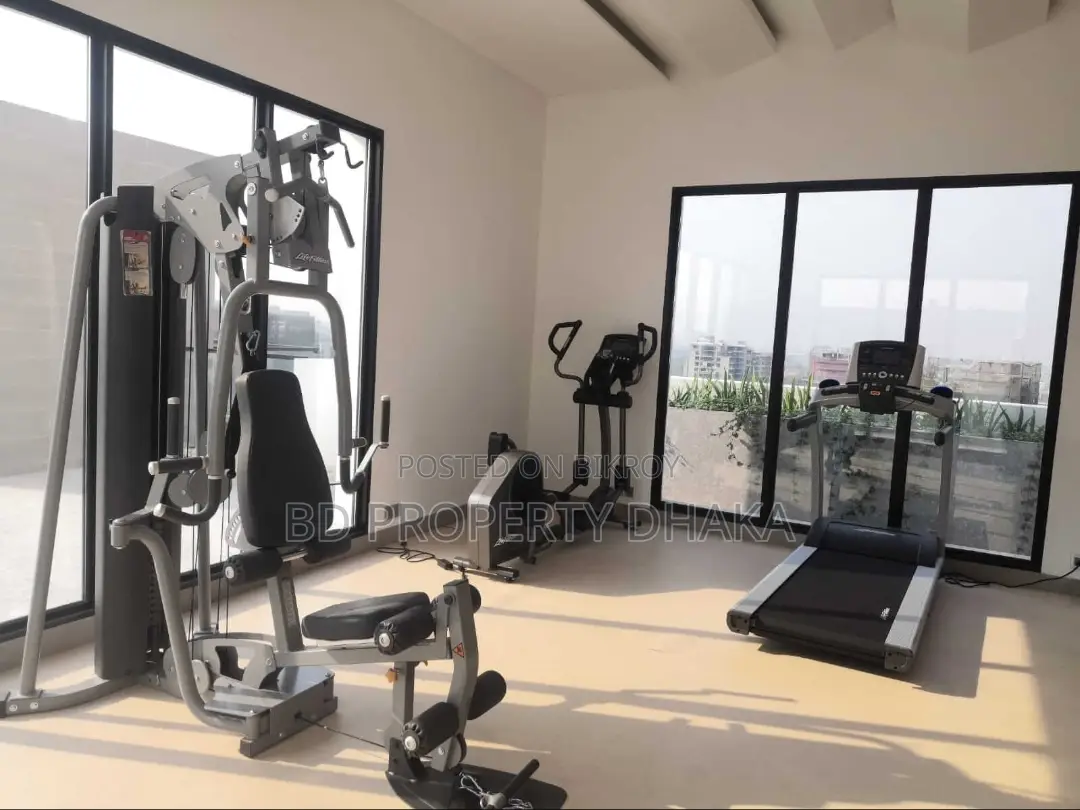 With gym and swim luxurious 4Bed 3400sft full furnished apartments