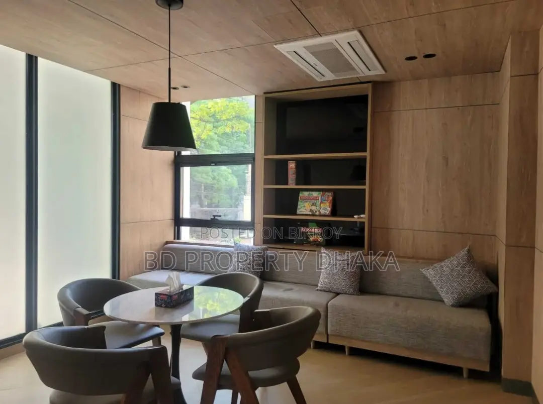 With gym and swim luxurious 4Bed 3400sft full furnished apartments