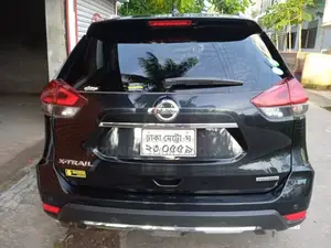নিসান এক্স-ট্রেইল ফর রেন্ট