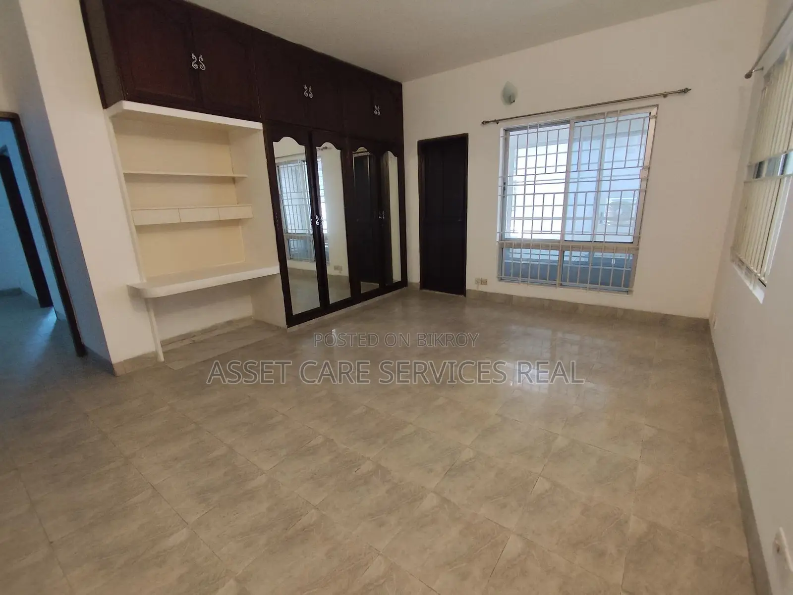 4Bed Un-Furnished 3710-Sqft Big Apartment Rent In Gulshan North