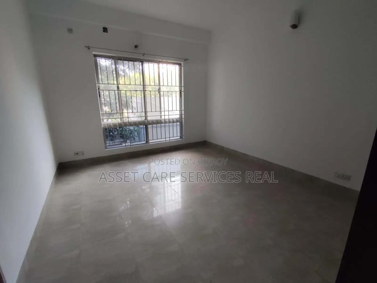 4Bed Un-Furnished 3710-Sqft Big Apartment Rent In Gulshan North