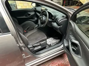 Toyota Yaris G PKG BRONZE / 2020