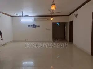 গুলশানে ৪ বেডরুমের ৩০০০ বর্গফুটের চমৎকার অ্যাপার্টমেন্ট ভাড়া
