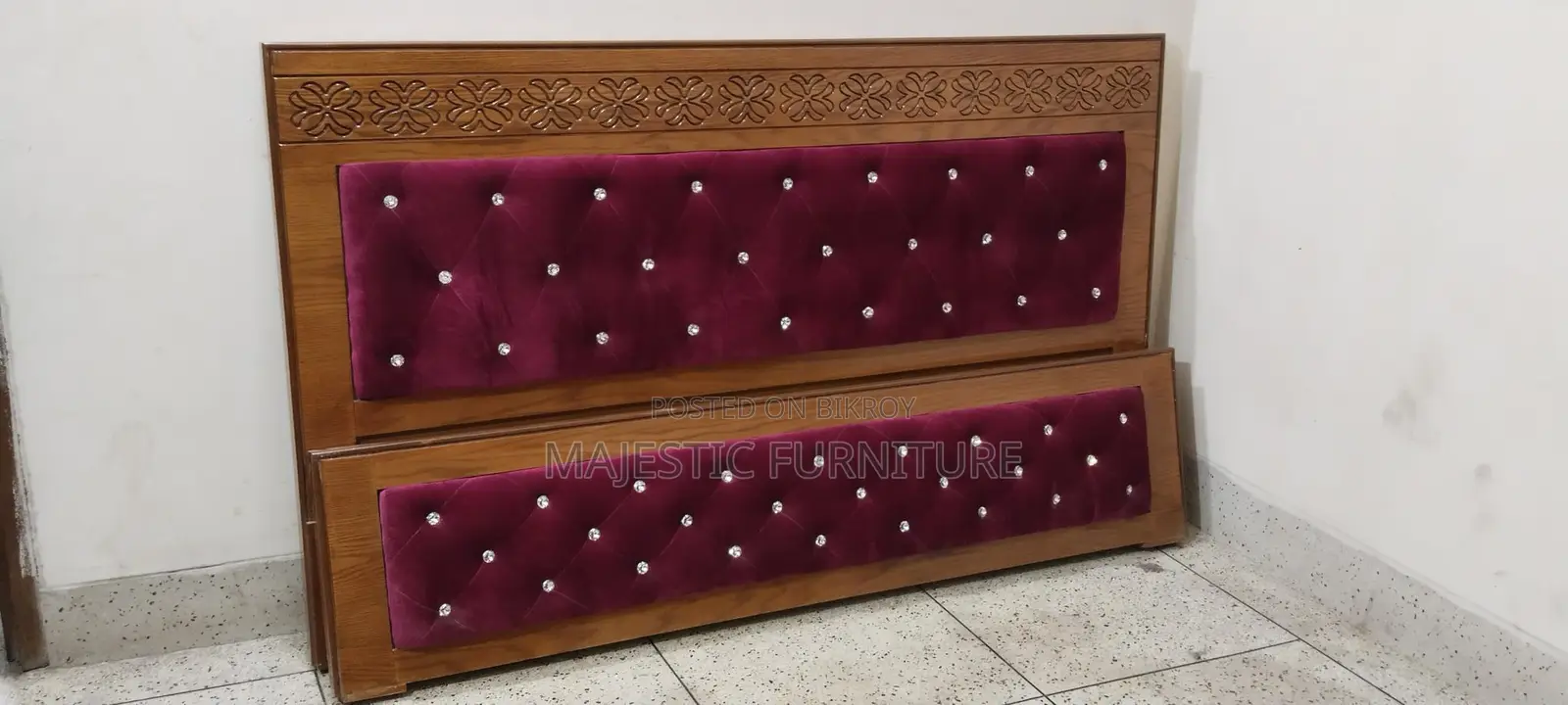 BED 6/7 FEET IAK VENEER. M # 6277