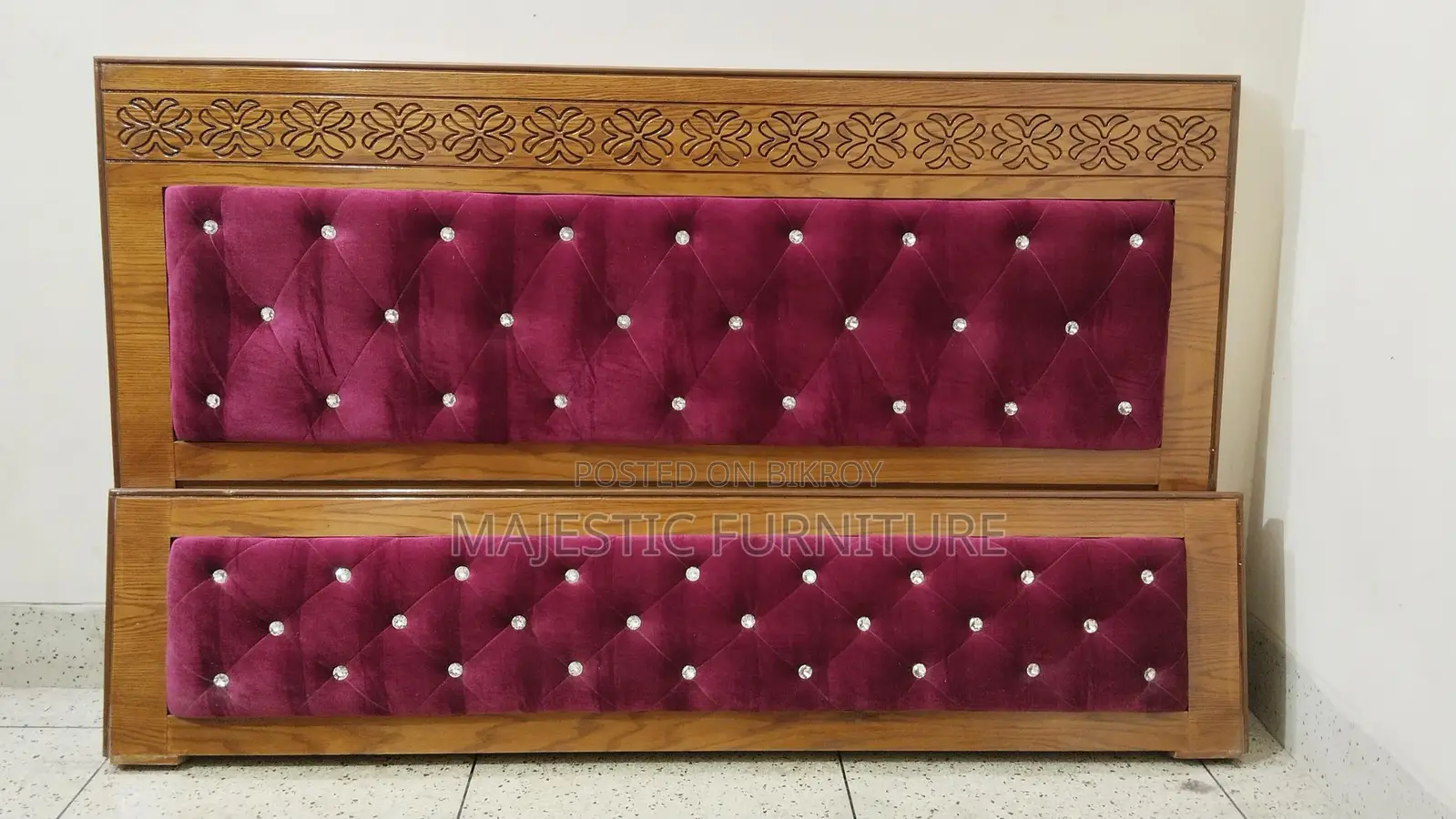 BED 6/7 FEET IAK VENEER. M # 6277