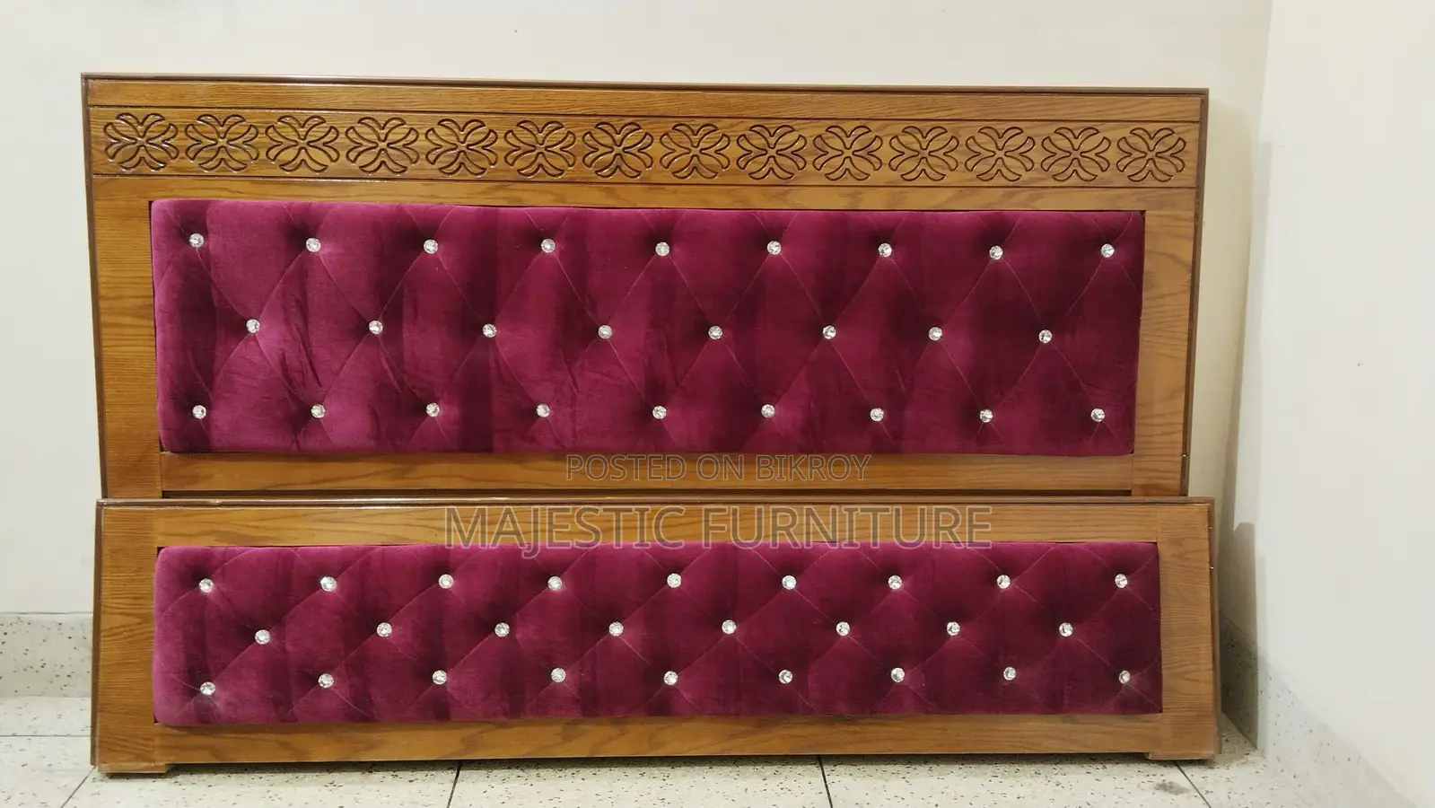 BED 6/7 FEET IAK VENEER. M # 6277