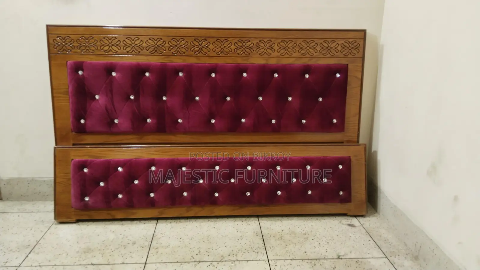 BED 6/7 FEET IAK VENEER. M # 6277