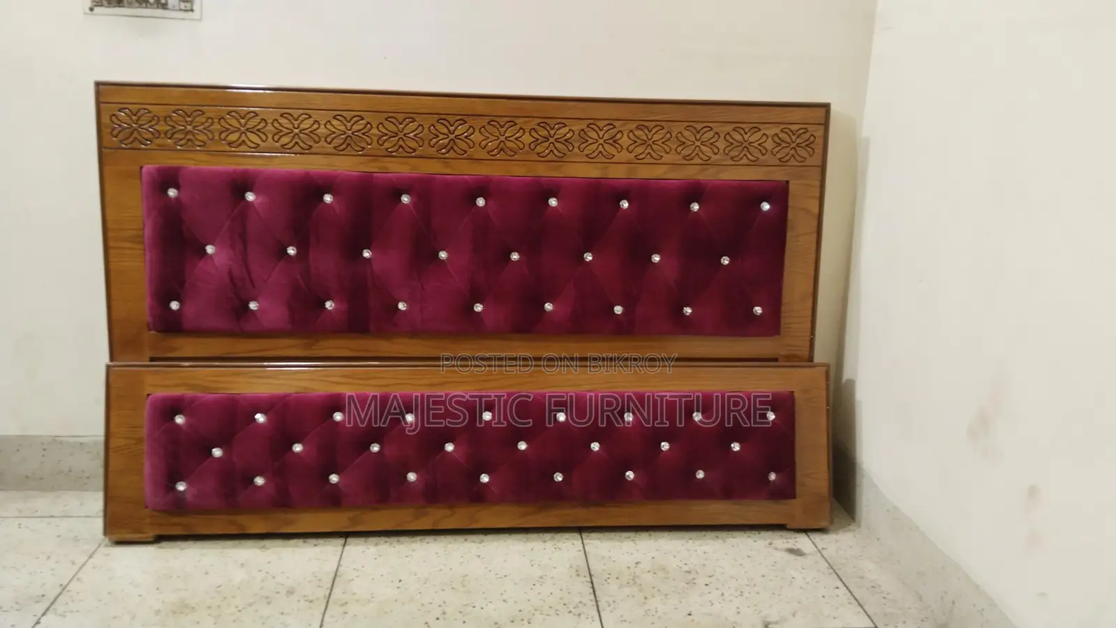 BED 6/7 FEET IAK VENEER. M # 6277