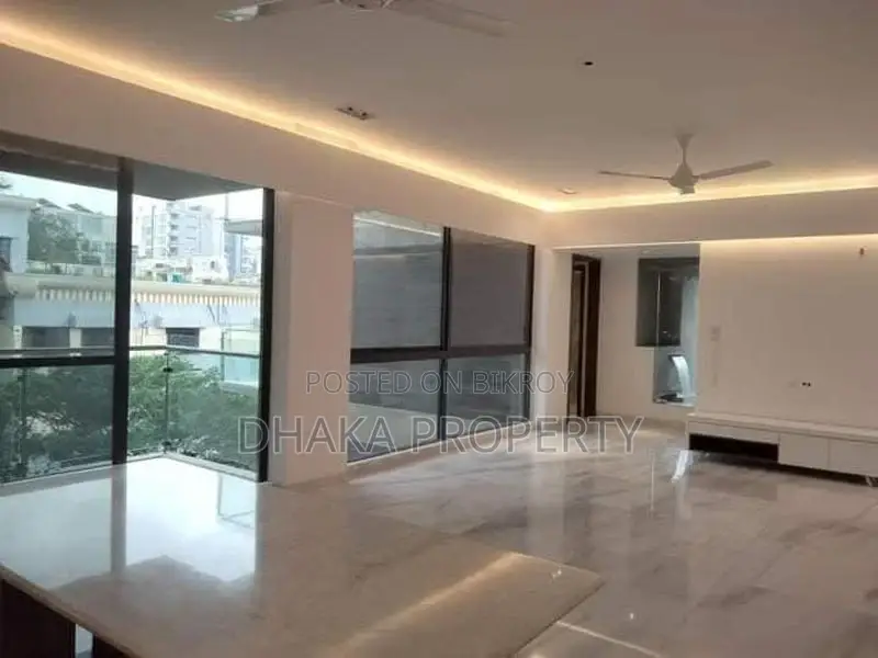 (জিম-সুইমিং) গুলশানে ৪ বেডরুমের বিলাসবহুল অ্যাপার্টমেন্ট ভাড়া