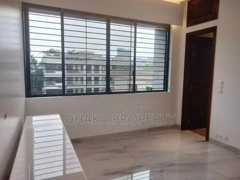 (জিম-সুইমিং) গুলশানে ৪ বেডরুমের বিলাসবহুল অ্যাপার্টমেন্ট ভাড়া