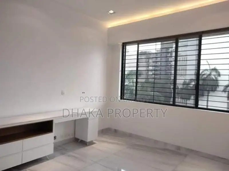 (জিম-সুইমিং) গুলশানে ৪ বেডরুমের বিলাসবহুল অ্যাপার্টমেন্ট ভাড়া
