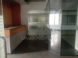 গুলশান এভিনিউতে ৫২০০ বর্গফুটের বাণিজ্যিক অফিস স্পেস ভাড়া