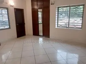 গুলশান নর্থ-এ ২৯০০ বর্গফুটের ৪ বেডরুমের আন-ফার্নিশড অ্যাপার্টমেন্ট ভাড়া