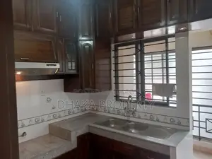 Un-Furnished 4-Beds (2900-Sqft) Apartment Rent in