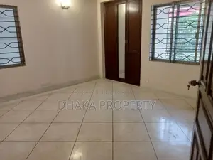 গুলশান নর্থ-এ ২৯০০ বর্গফুটের ৪ বেডরুমের আন-ফার্নিশড অ্যাপার্টমেন্ট ভাড়া