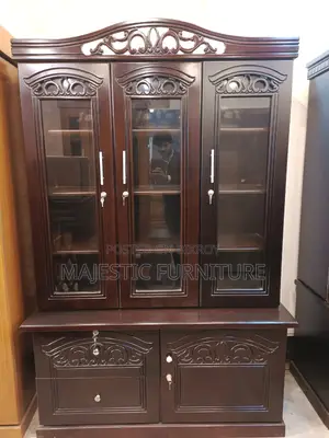 শোকেস ৪ ফুট