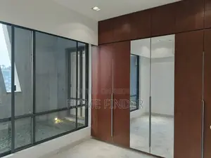 বারিধারা ডি/জেড-এ ৪০০০ বর্গফুটের সুইমিং পুল ও জিম সুবিধাসহ ফ্ল্যাট ভাড়া
