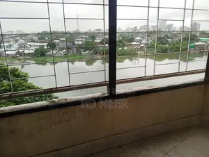 গুলশান-১ এ লেক ভিউ ৩৫০০ বর্গফুটের অফিস ভাড়ার জন্য