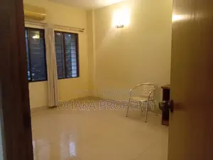গুলশান নর্থে (২৬০০ বর্গফুট) সেমি-ফার্নিশড এক্সক্লুসিভ অ্যাপার্টমেন্ট ভাড়া