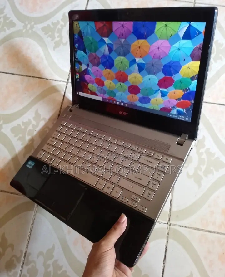 Acer Core i3 Full Fresh Laptop, 4GB/500GB, Courier delivery available.