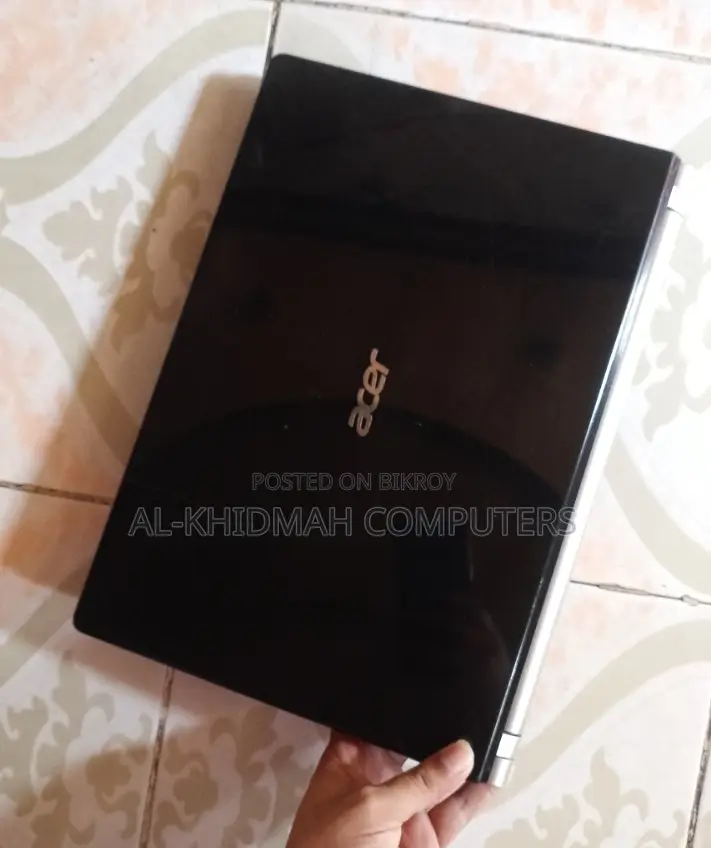 Acer Core i3 Full Fresh Laptop, 4GB/500GB, Courier delivery available.