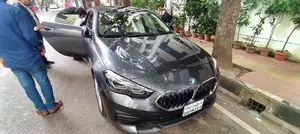ভাড়ার জন্য বিএমডব্লিউ
