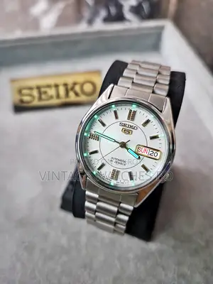 SEIKO 5 Automatic with Lume points JAPAN