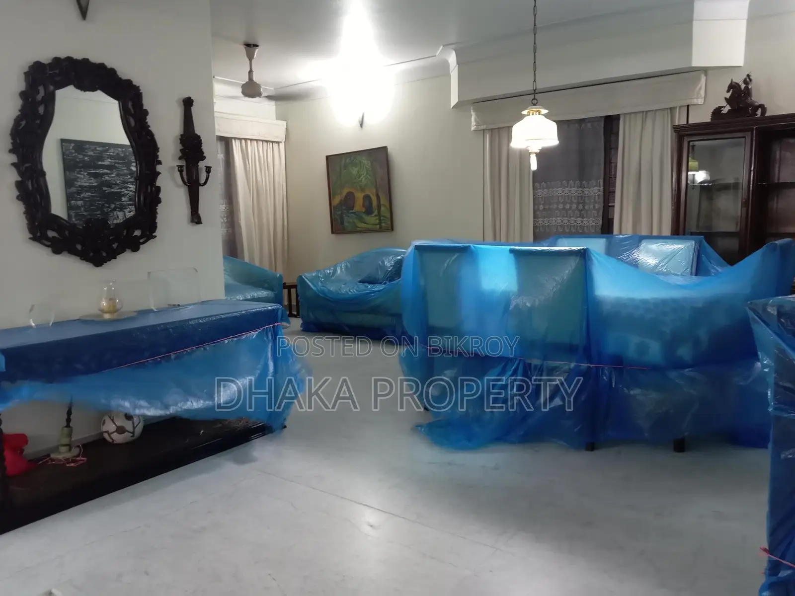 বারিধারায় ফুল-ফার্নিশড বিলাসবহুল ৩-বেডরুমের অ্যাপার্টমেন্ট ভাড়া