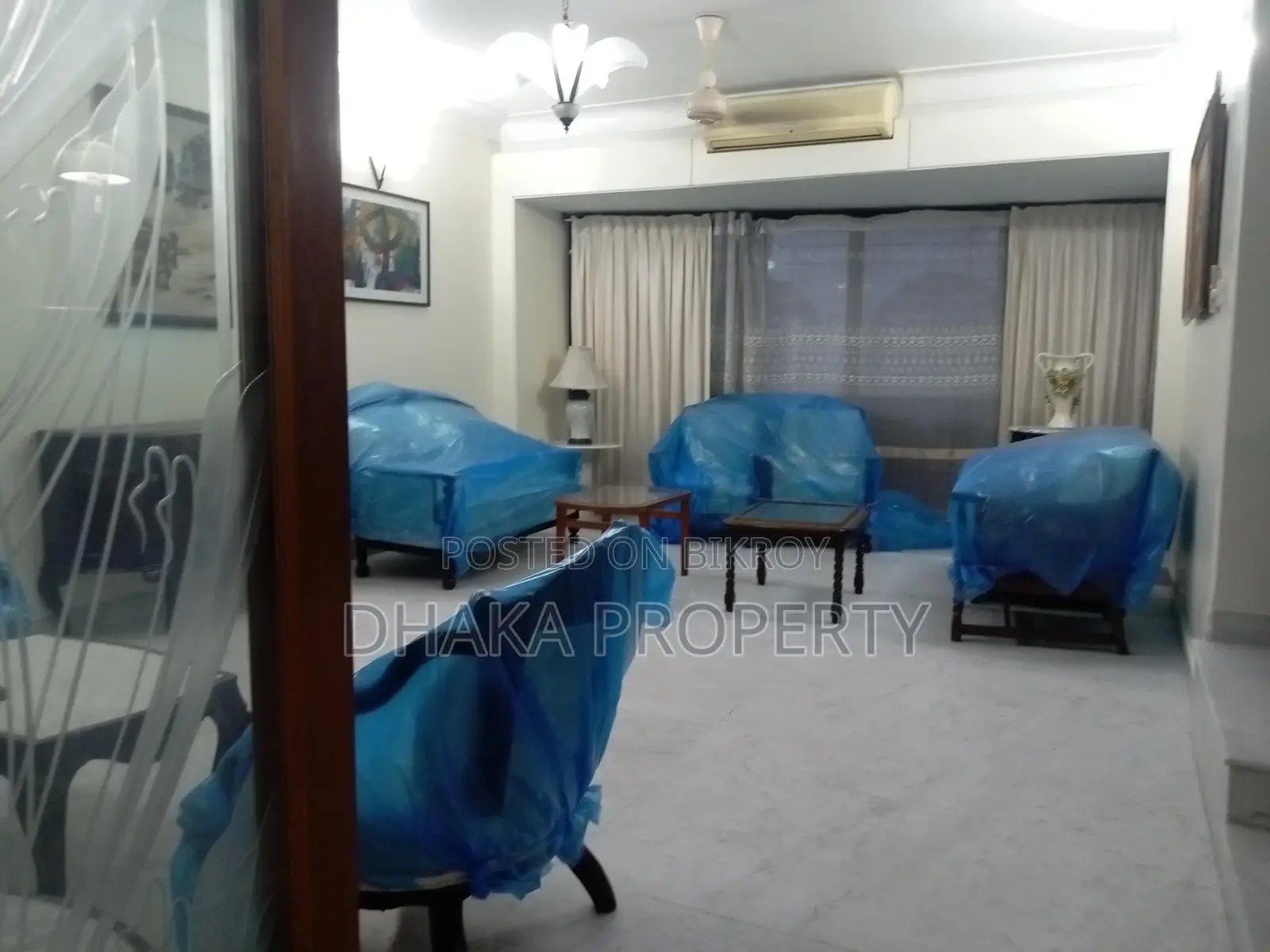 বারিধারায় ফুল-ফার্নিশড বিলাসবহুল ৩-বেডরুমের অ্যাপার্টমেন্ট ভাড়া