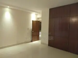 গুলশানে আনফার্নিশড (৮ম তলা) ২৫৫০ বর্গফুটের ৩ বেড অ্যাপার্টমেন্ট ভাড়ার জন্য