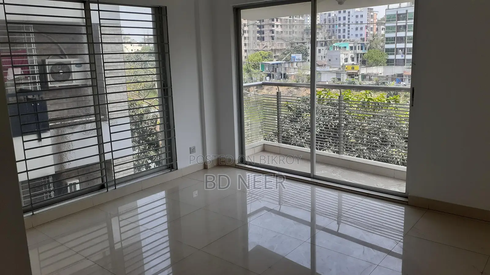 Nice 3 Bed Room Semi Furnished Apt. Rent in Baridhara