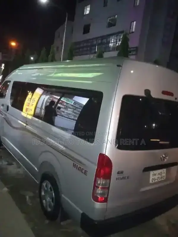 Grand Cabin Hiace for Rent