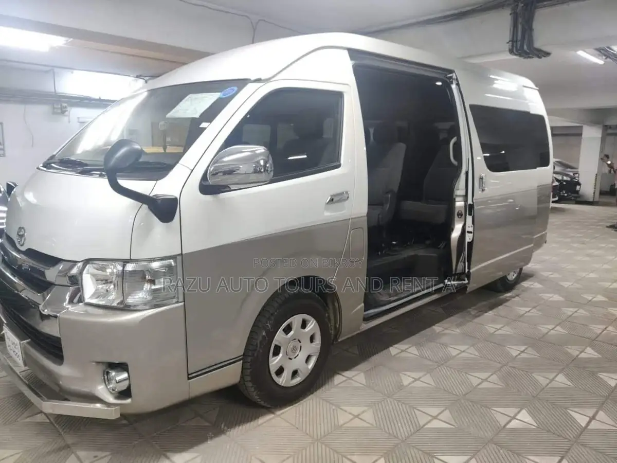 Grand Cabin Hiace for Rent