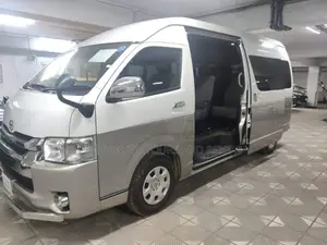 Grand Cabin Hiace for Rent