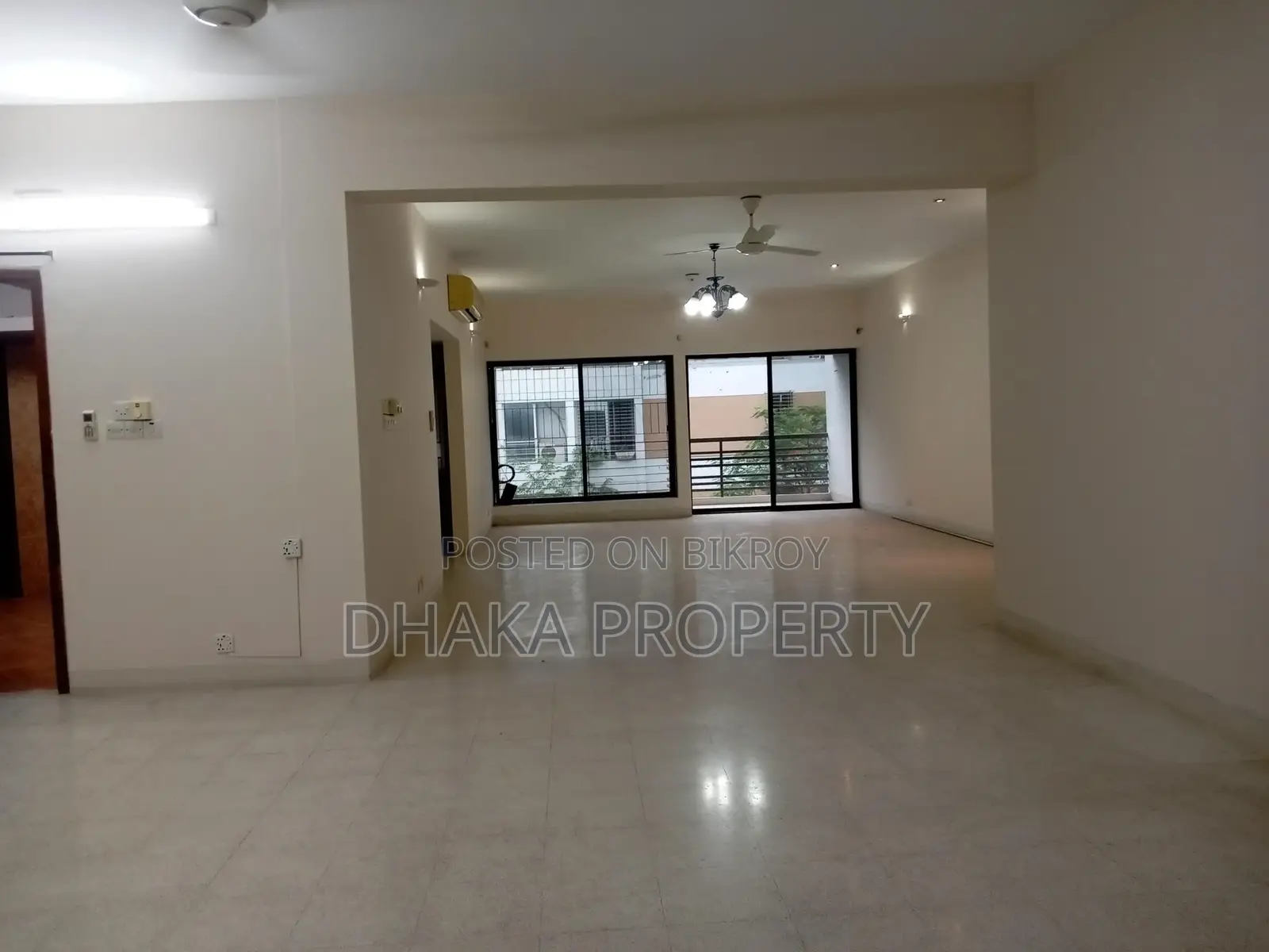 3300-Sqft Semi Furnished 4 Bedrooms Apartment Rent in Baridhara