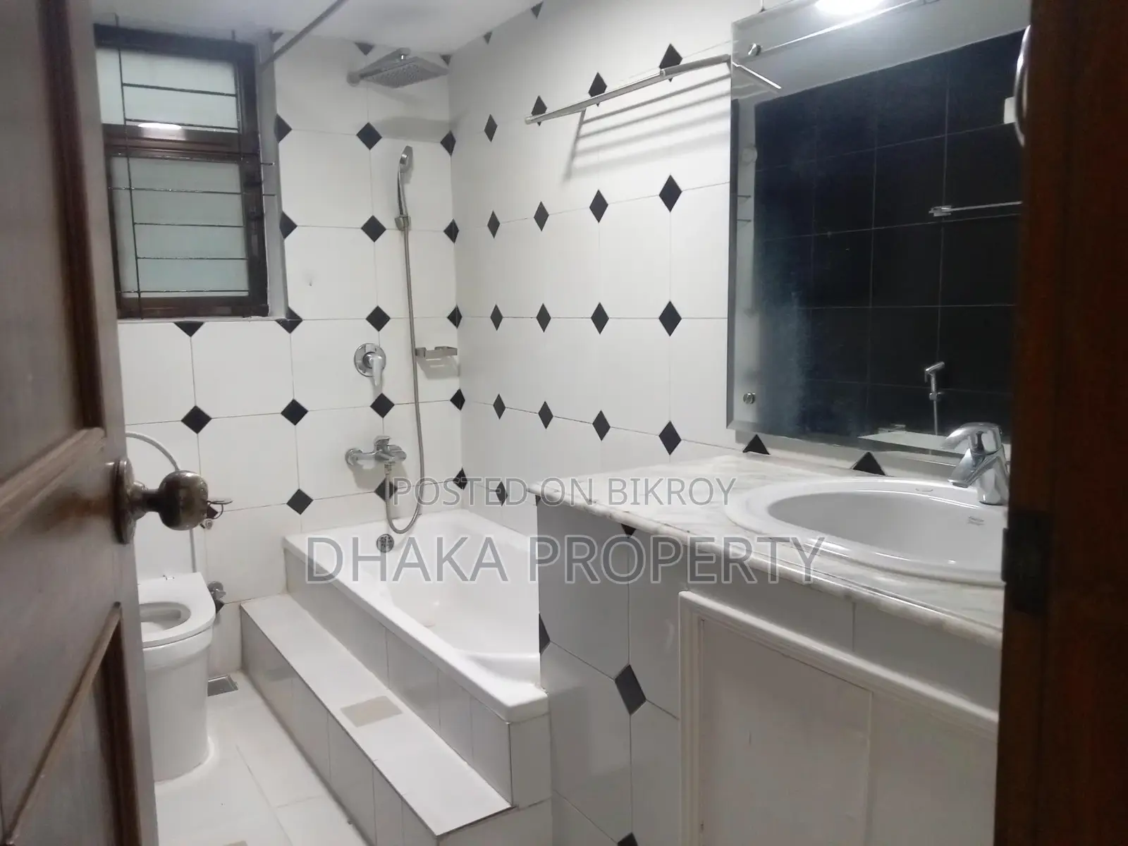 3300-Sqft Semi Furnished 4 Bedrooms Apartment Rent in Baridhara
