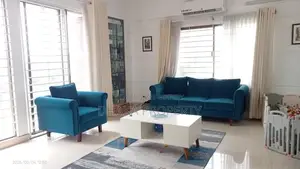 গুলশানে ৪ বেডরুমের বিলাসবহুল ফার্নিশড অ্যাপার্টমেন্ট ভাড়া (৩০০০ বর্গফুট)