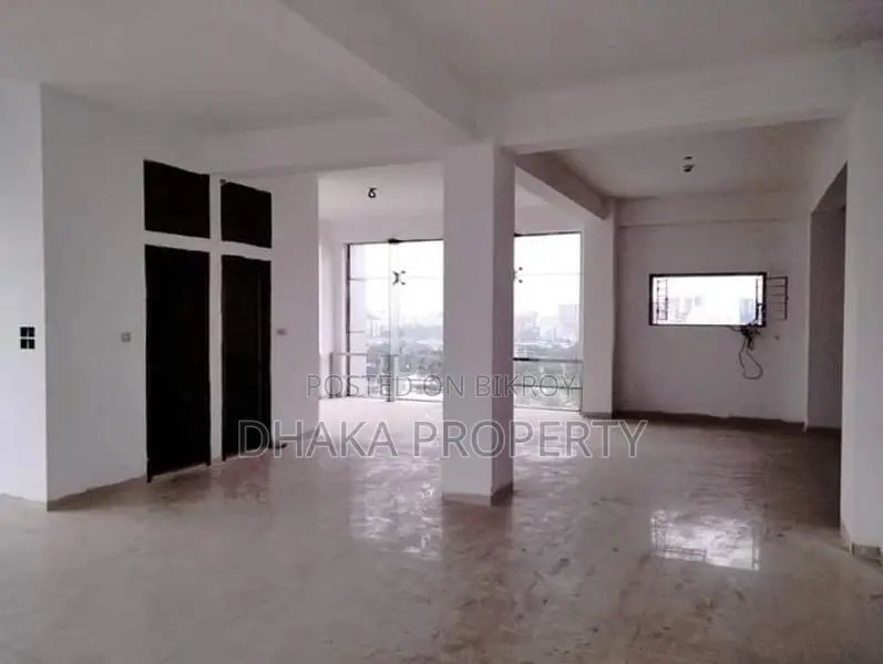 বনানীতে ১৮০০ বর্গফুট বাণিজ্যিক স্পেস ভাড়া