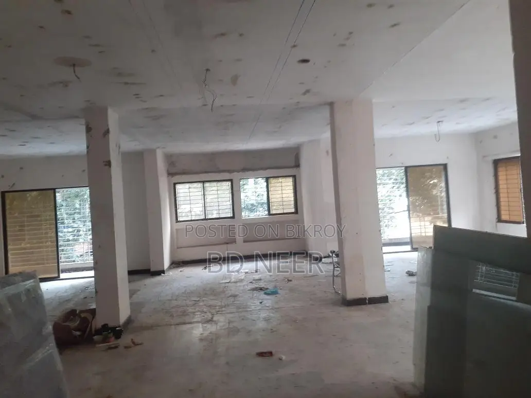 5500 Sq Ft 1ST Floor Available For Rent in Banani Area