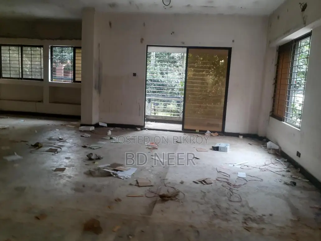 5500 Sq Ft 1ST Floor Available For Rent in Banani Area