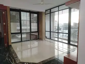 গুলশানে ৩৮০০ বর্গফুটের ৪ বেডরুমের জিম/পুল সুবিধাসহ চমৎকার অ্যাপার্টমেন্ট ভাড়া