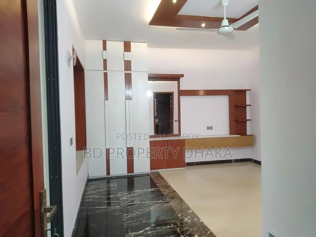 গুলশানে ৩৮০০ বর্গফুটের ৪ বেডরুমের জিম/পুল সুবিধাসহ চমৎকার অ্যাপার্টমেন্ট ভাড়া